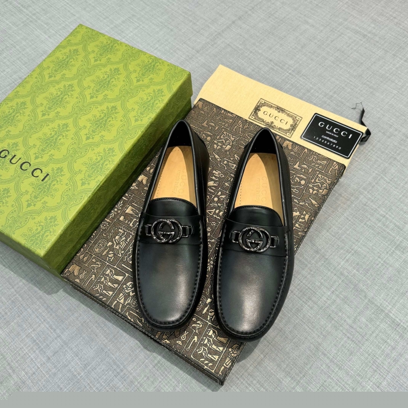 G*u*i leather shoes